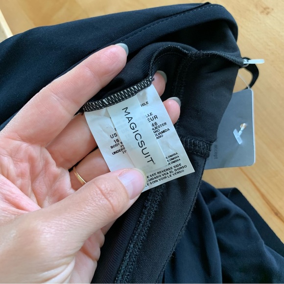 $178 Magicsuit Bianca One Piece Suit Halter Romper Swimsuit Black Shorts Size 16 - Picture 6 of 8